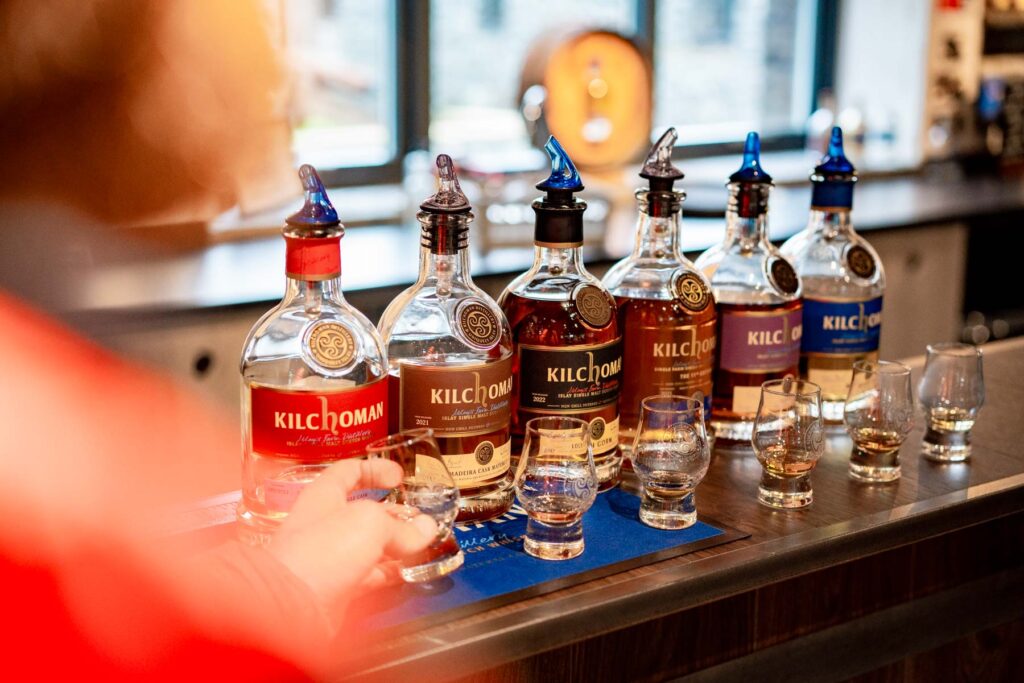 If you're a lad that enjoys a dram, these leading whisky distilleries combine exceptional whisky tastings, acclaimed restaurants and atmospheric cellar doors that bring Scotland’s iconic spirit to life.