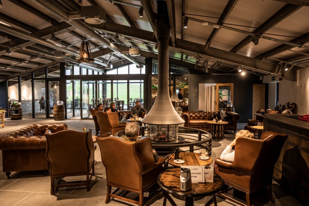 If you're a lad that enjoys a dram, these leading whisky distilleries combine exceptional whisky tastings, acclaimed restaurants and atmospheric cellar doors that bring Scotland’s iconic spirit to life.